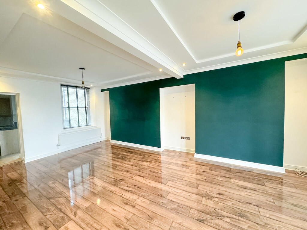 House in Treharris - View 2