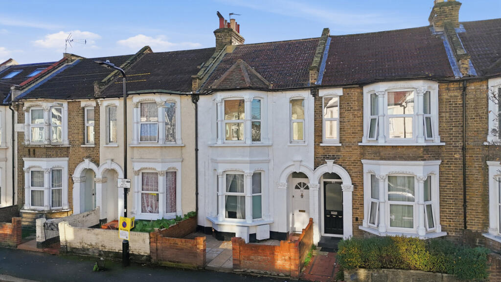 1-bed flat on Millais Road, London, E11 4, £450,000