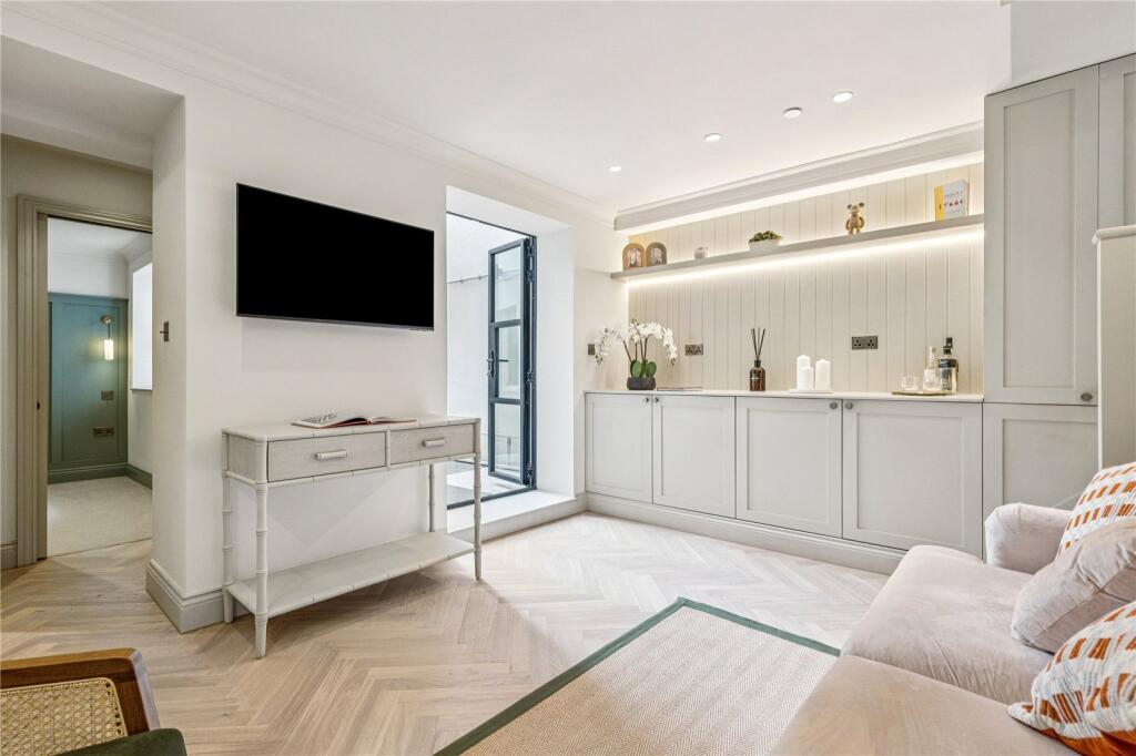 Main image of property: Battersea Park Road, SW11