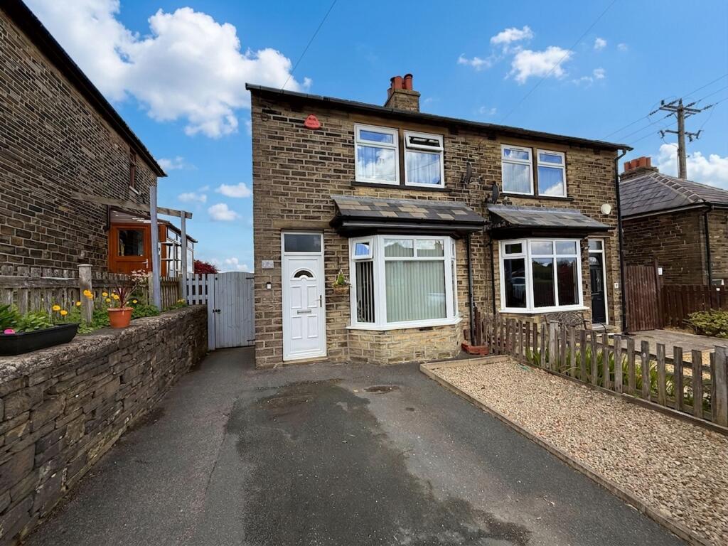 2-bed semi-detached on Moor End Road, Halifax, HX2, £165,000