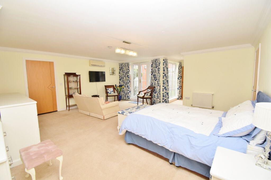 Eastcote Road, Pinner photo 4