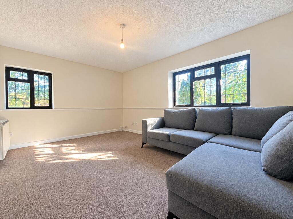 1 bedroom maisonette for rent