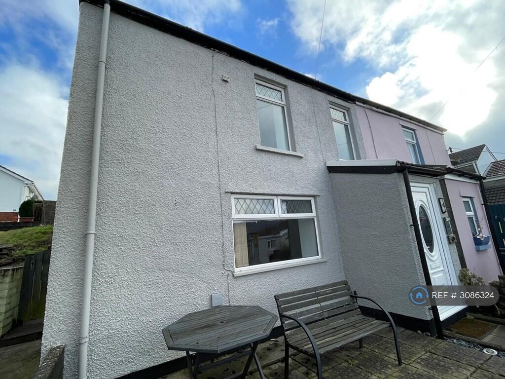 House in Merthyr Tydfil, Town - View 2