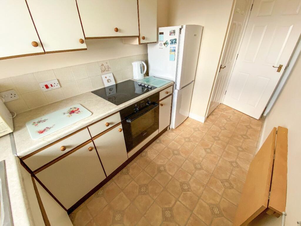 Flat , Bilbrook Court, Bilbrook Road, Codsall, Wolverhampton photo 4