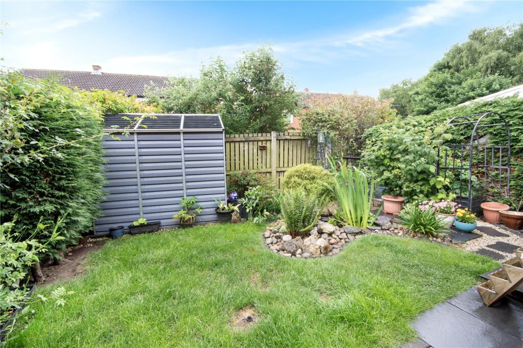 26, Shining Cliff Court photo 2