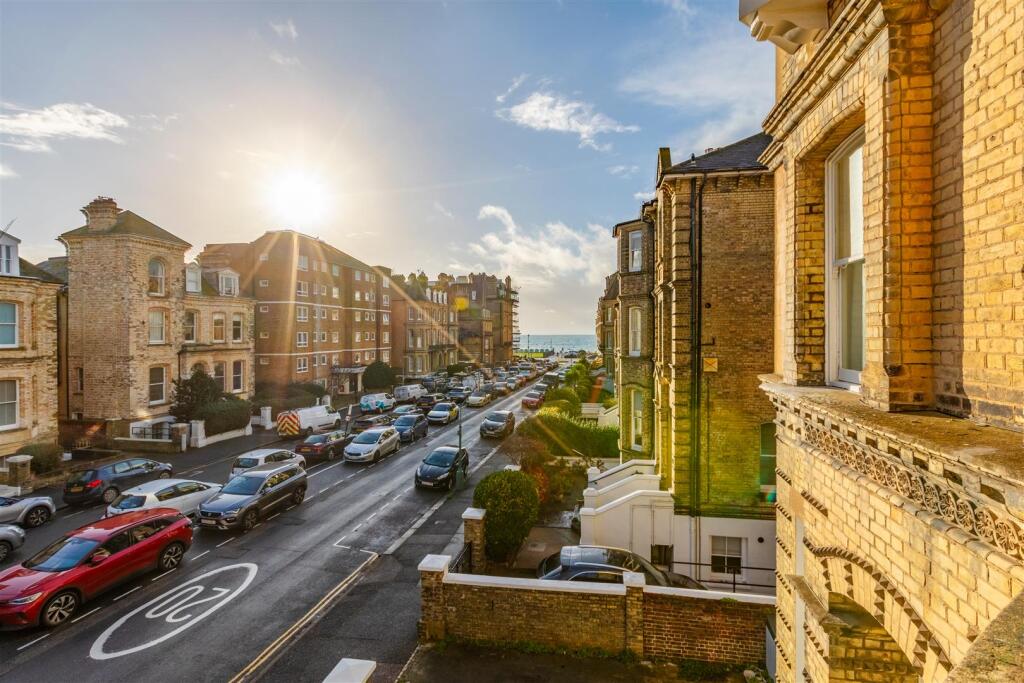 Apartment in Hove, Brighton and Hove - View 5
