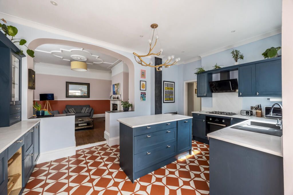Apartment in Brighton - View 4