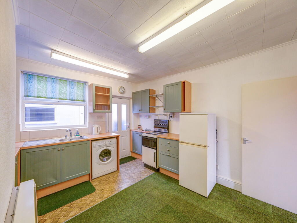 Warrington Road, Lymm, WA13 9BG photo 3