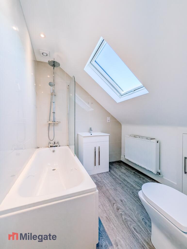 Apartment in Croydon - More