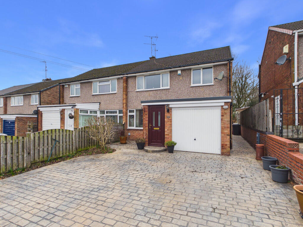 Main image of property: Deerlands Road, Wingerworth, S42