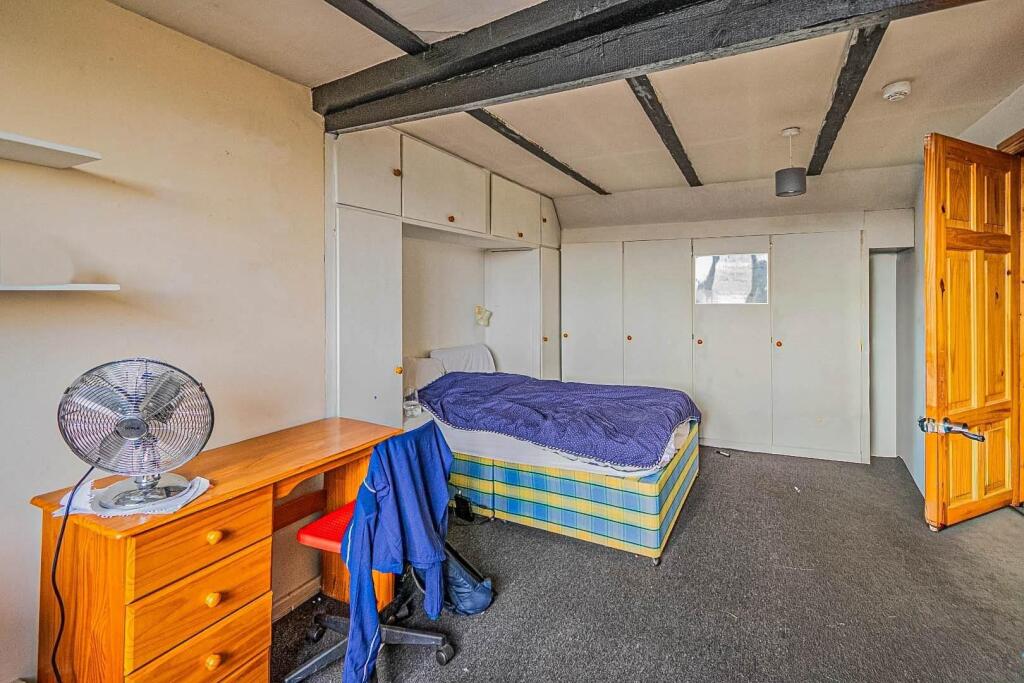 6 bedroom terraced house for rent