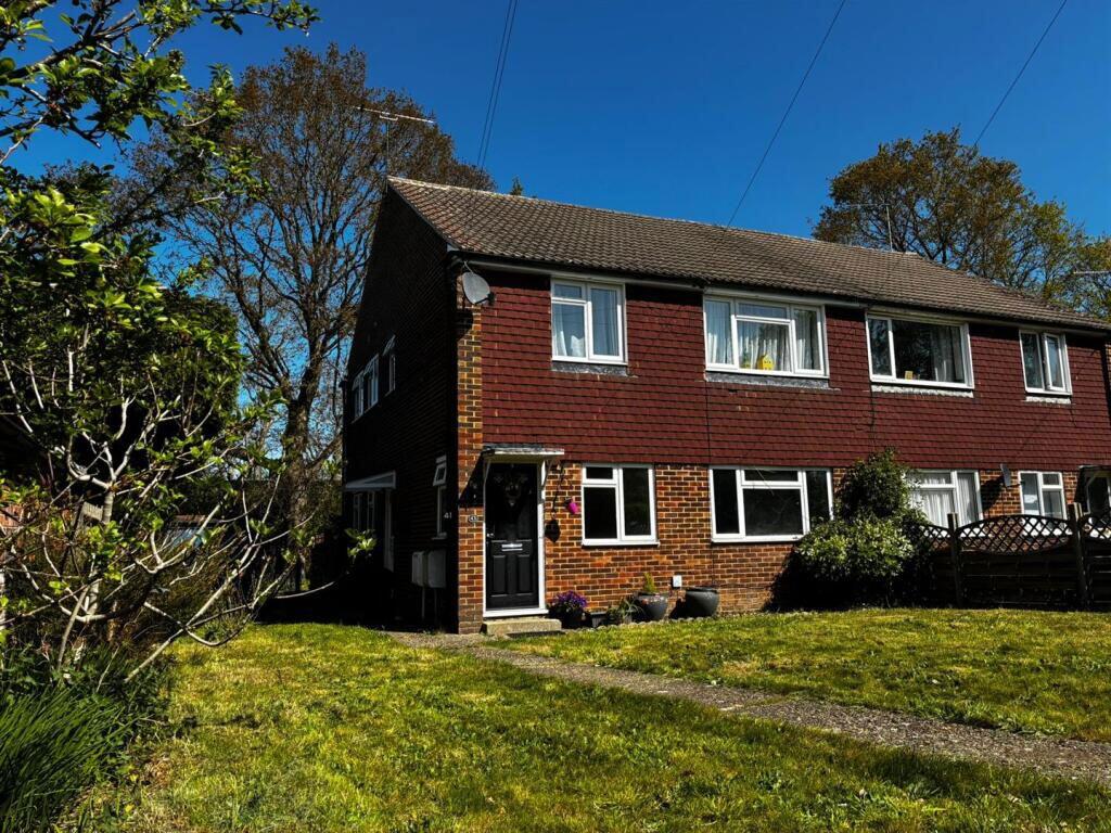 Main image of property: Lingfield Road, Borough Green, Sevenoaks, Kent, TN15 8HJ
