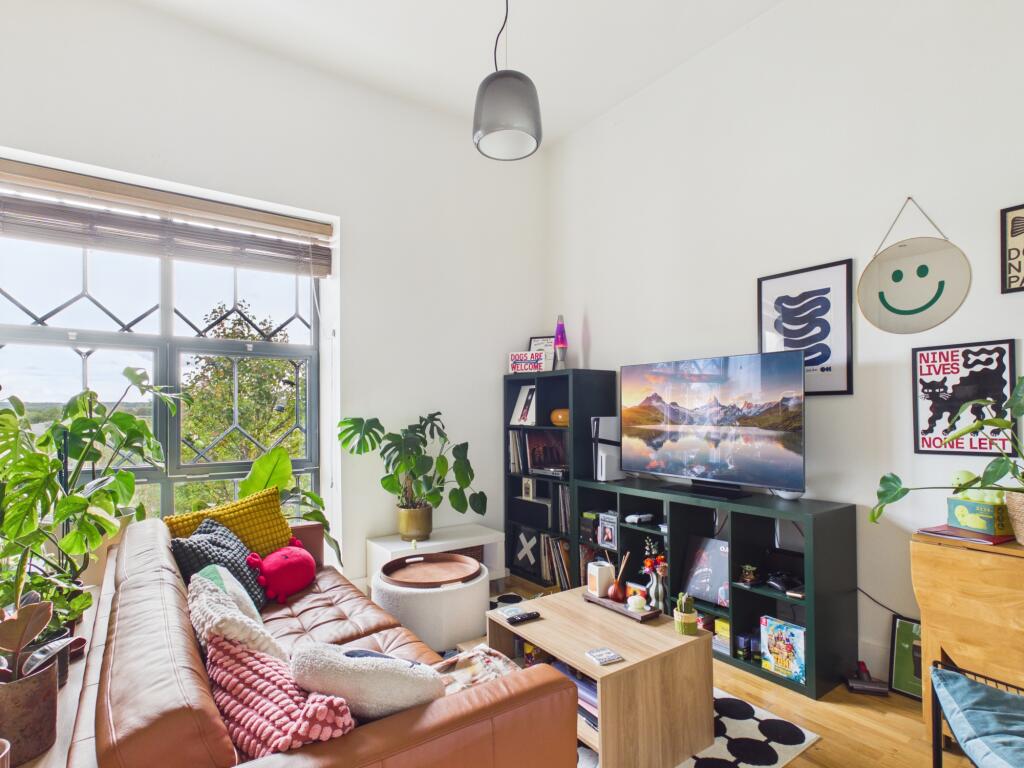 Apartment in Warrington, Cheshire Lines, Howley - View 5