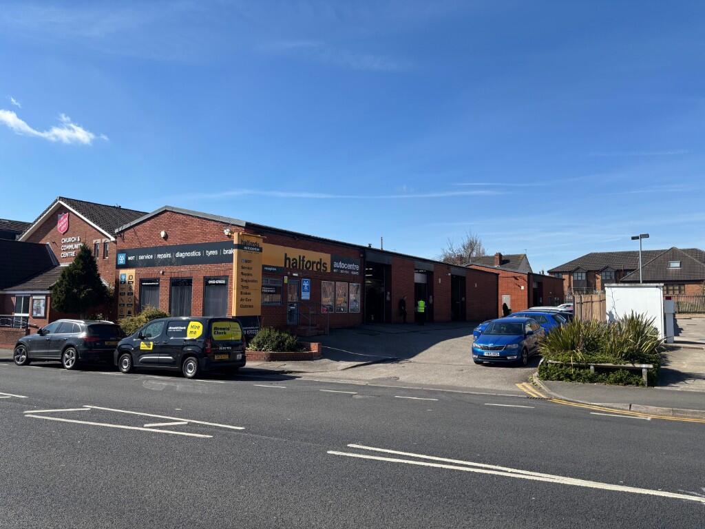 Main image of property: High Street, Arnold, NG5 7DS