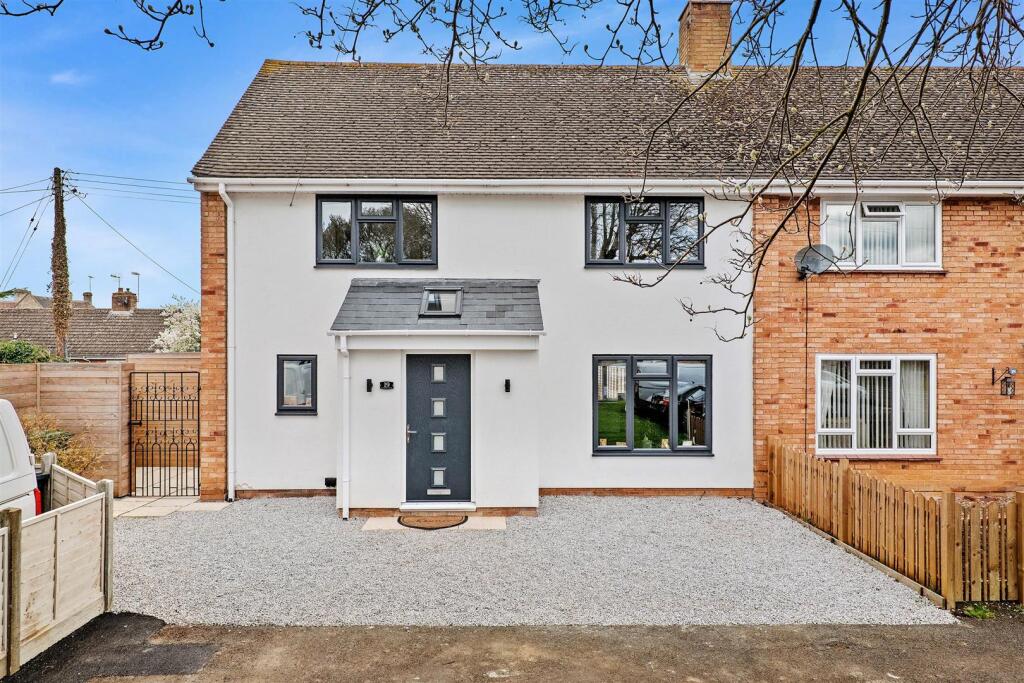 3-bed semi-detached on St. James Close, Badsey, Evesham, £300,000