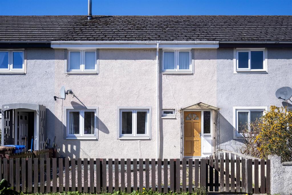 Main image of property: 27 Ardcroy Road, Croy, Inverness