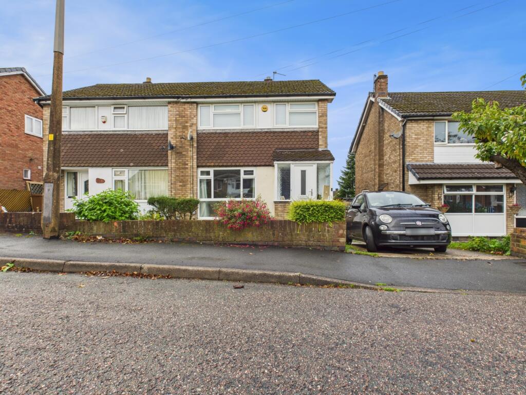 Alderley Drive, Bredbury, Stockport, SK6 2PN photo 2