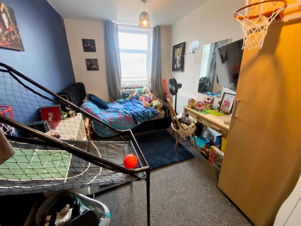 Apartment in Huddersfield - View 5