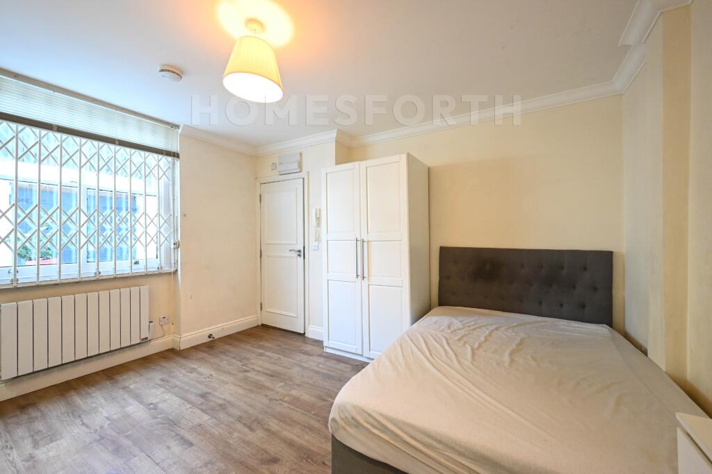 Studio flat for rent