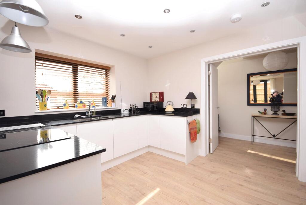 Riverside Place, Crews Hole, BRISTOL, BS5