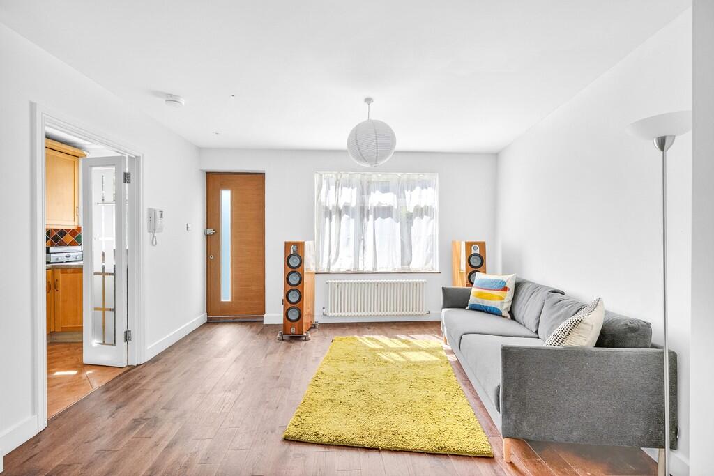 Main image of property: Kingswood Mews, London