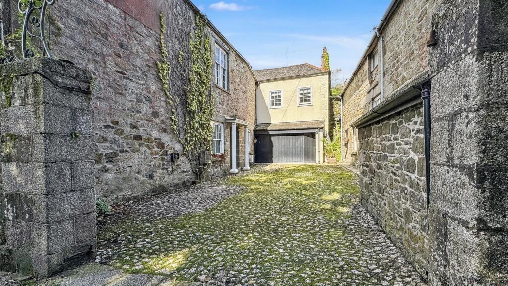 Main image of property: Helston, Tucked away home close to the town