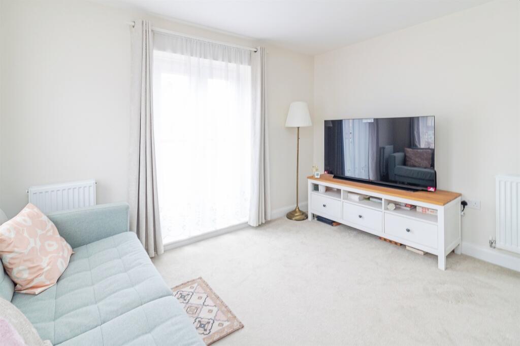 House in Milton Keynes, Broughton and Milton Keynes - View 3