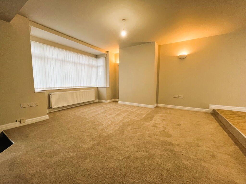 1 Kirby Avenue, Chadderton OL9 9PF photo 3