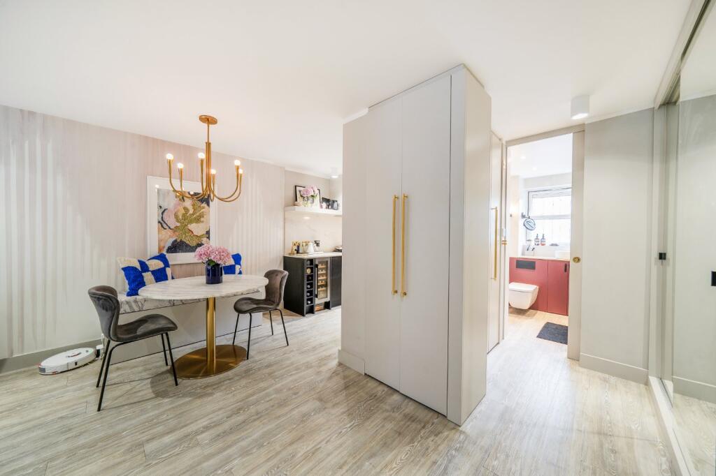 Apartment in London - More