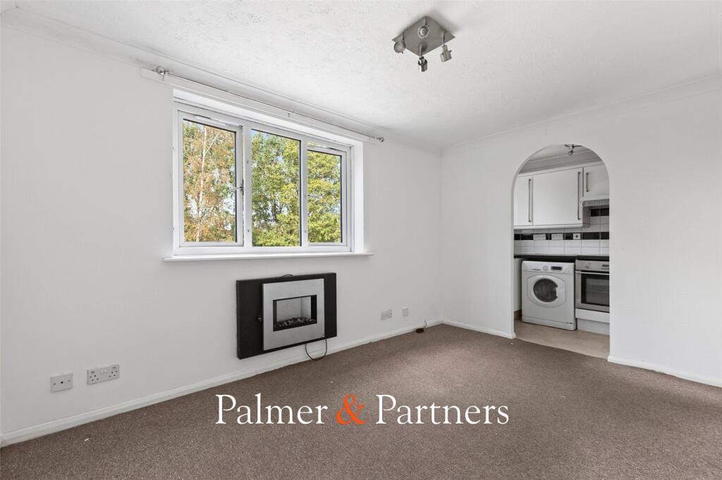 Apartment in Colchester, Stanway - View 5