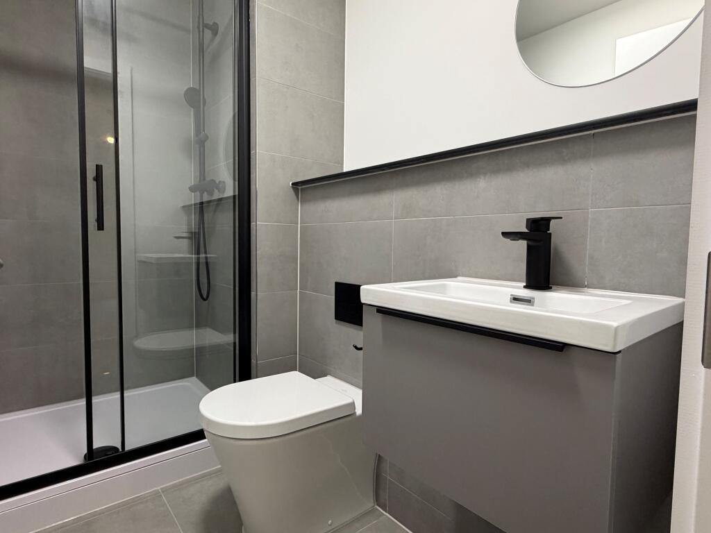 Apartment in Salford, Ordsall - View 4