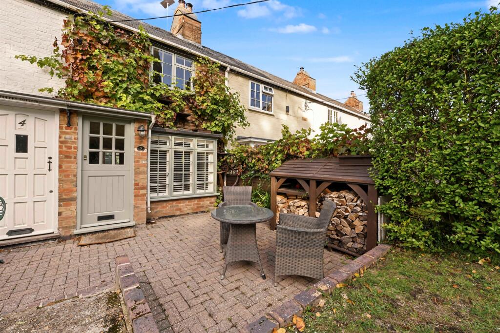 2-bed terraced on Buckland Road, Buckland, Aylesbury, £395,000