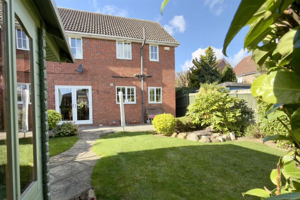 The Meadows, Middleton St. George, DL2 1UE. photo 4