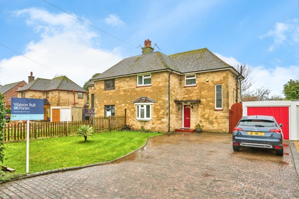 3-bed semi-detached on Castle Road, Newport, Isle of Wight, PO30, £360,000