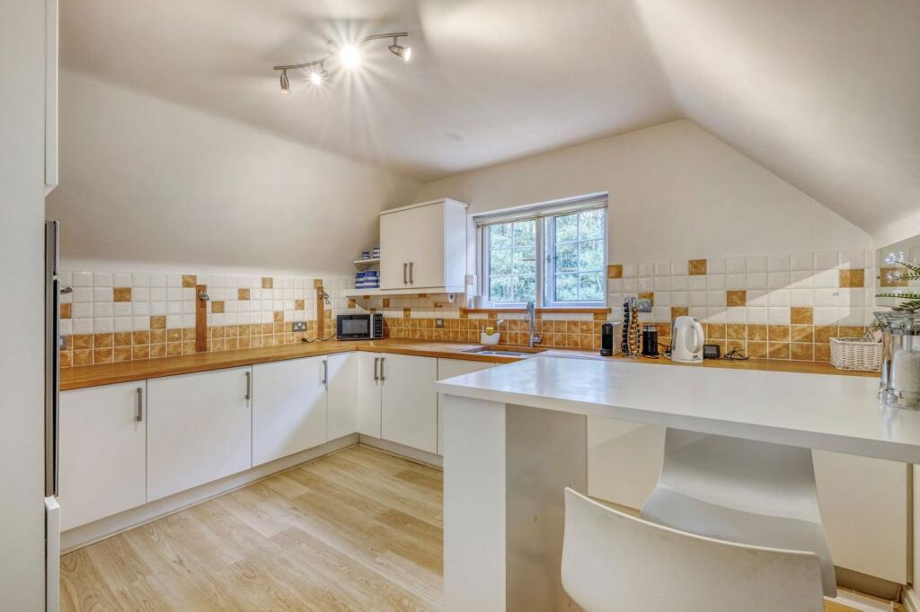Farley Lane, Romsley, B62 photo 2