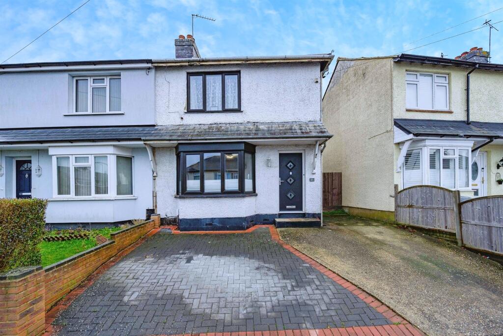 Main image of property: Wood Crescent, Hemel Hempstead