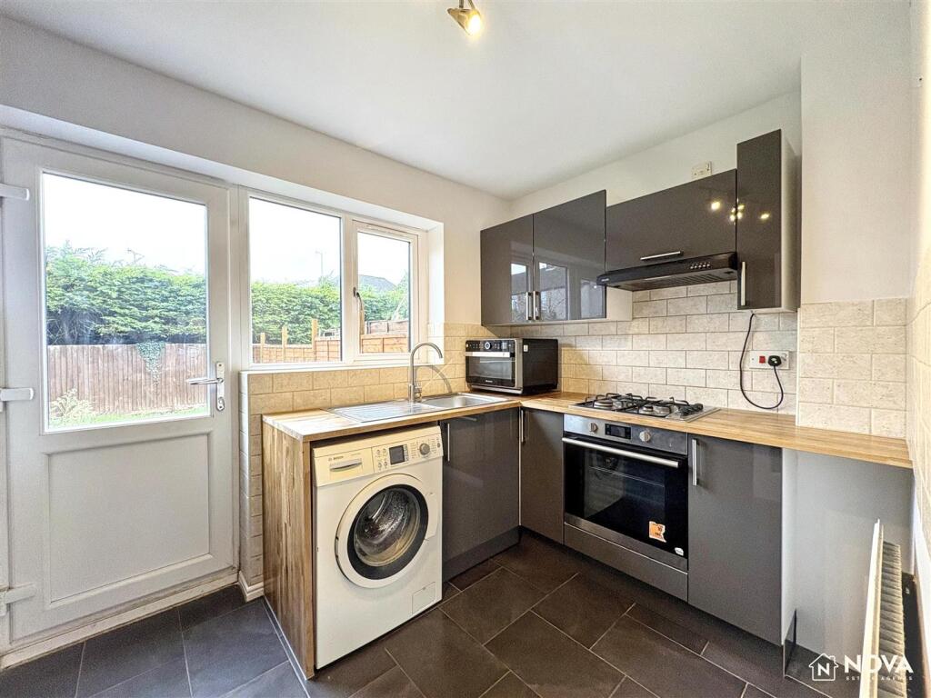 House in Luton, Limbury - View 5