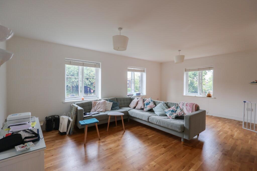 Apartment in Haywards Heath, Lucastes - More