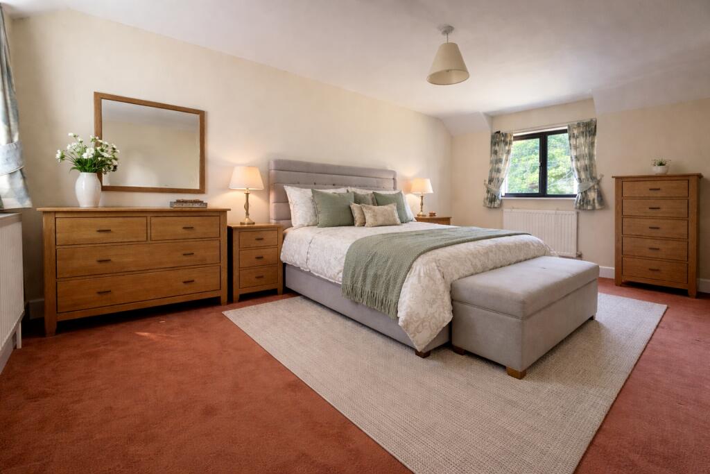 House in Southampton - View 5