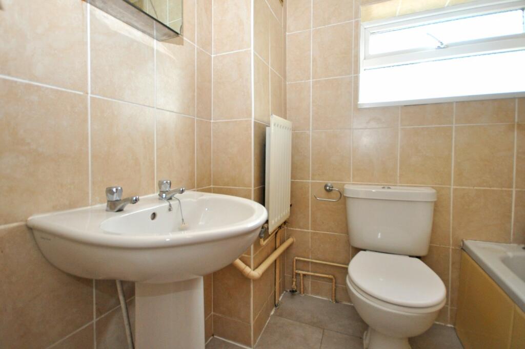 Apartment in Cheltenham, Kingsditch, Hesters Way - More