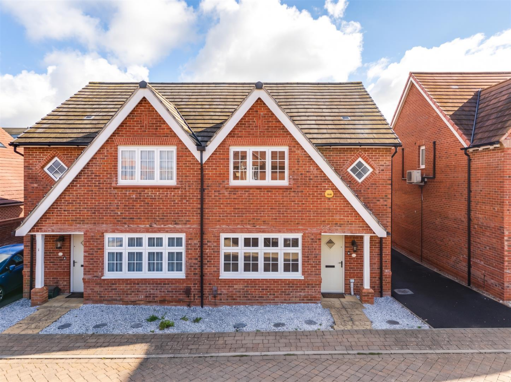 Main image of property: NN15 Mereway, Barton Seagrave