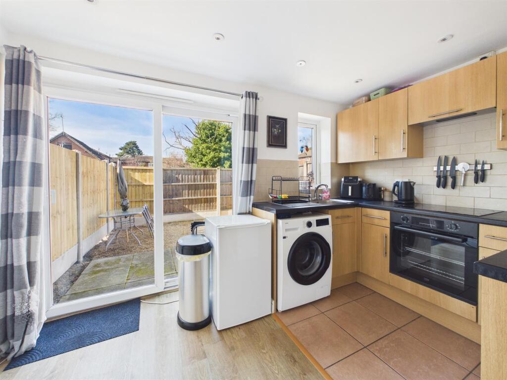 88, Gains Avenue, Bicton Heath, Shrewsbury photo 4