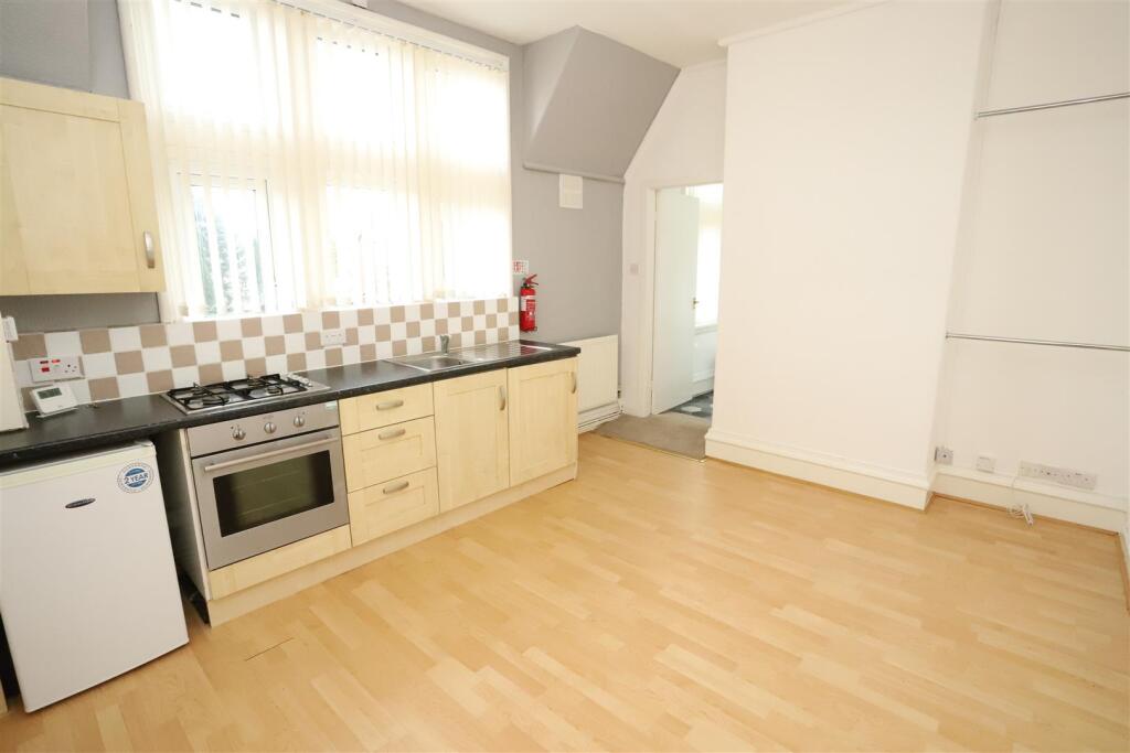 Apartment in Lymm, Deansgreen - View 2