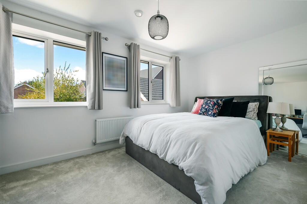 House in Crawley, Forge Wood - View 5