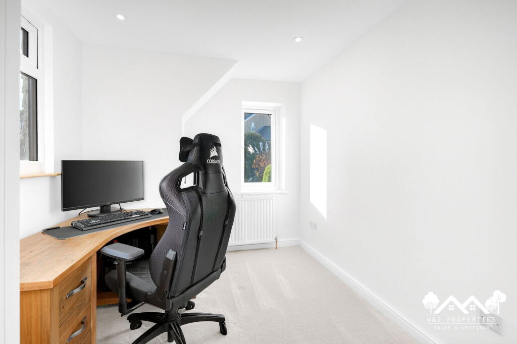 Additional image 28 of Earls Drive, Hoddlesden, Darwen, BB3