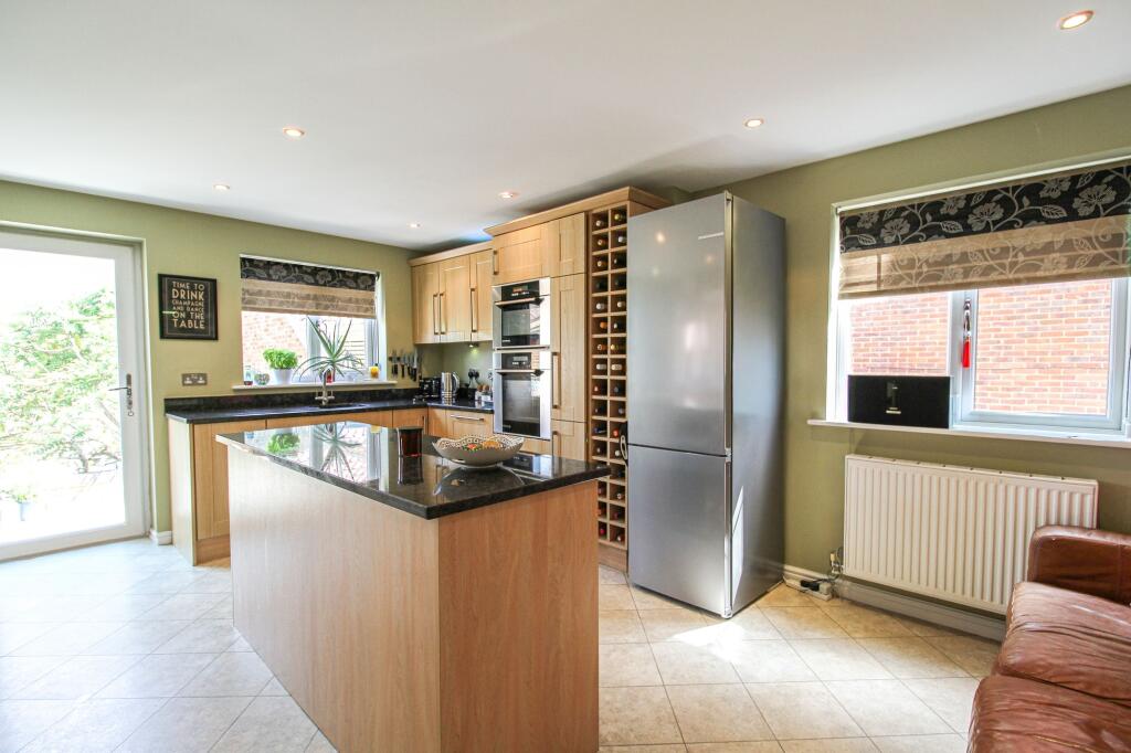 Ovington Drive, Fleet, GU51 photo 4