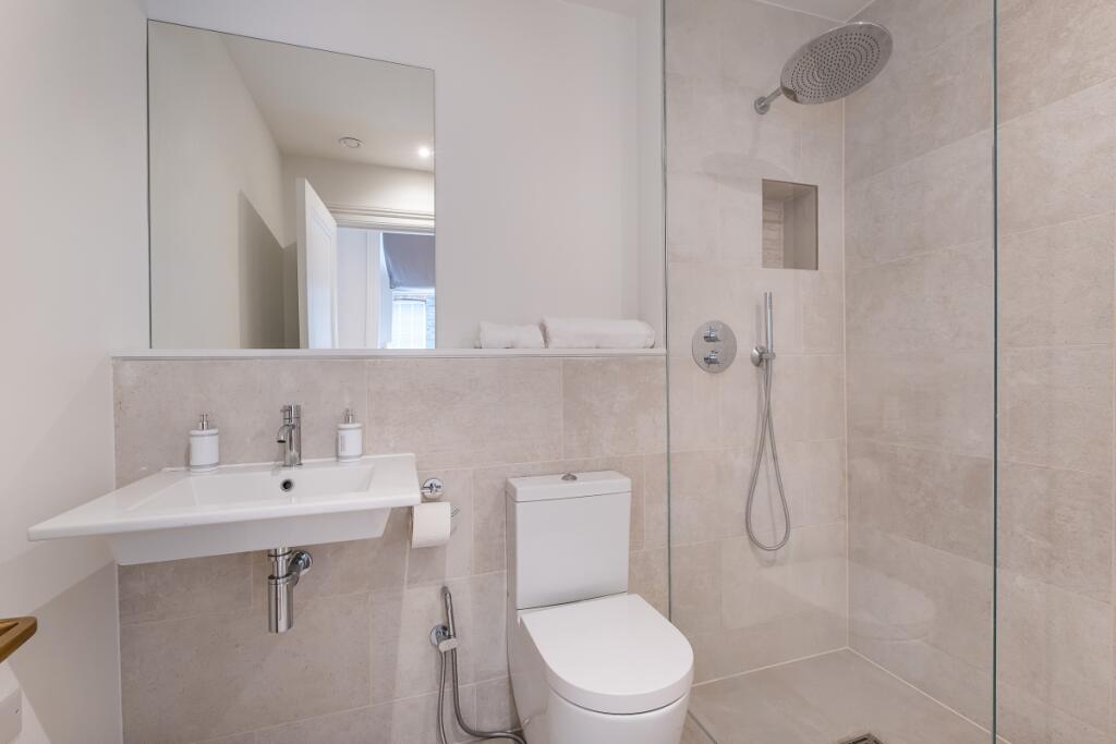 4 bedroom flat for rent