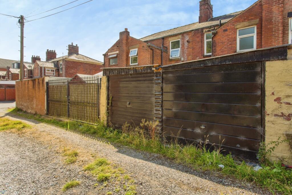 House in Preston, Walton-le-Dale - More