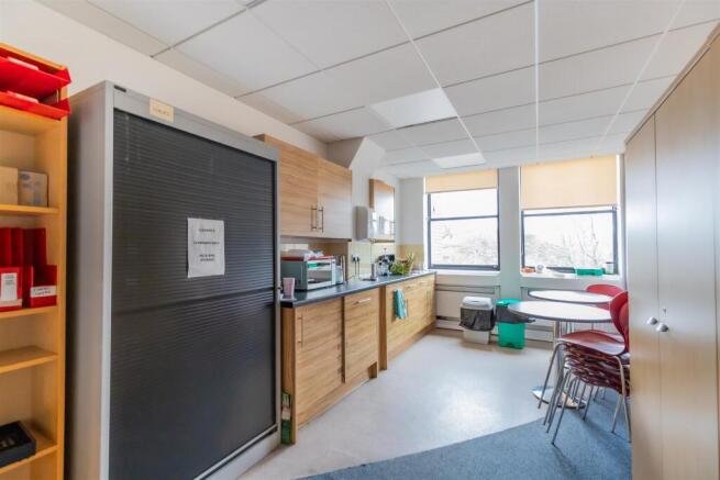 8, Office 2 (1 of 5).jpg