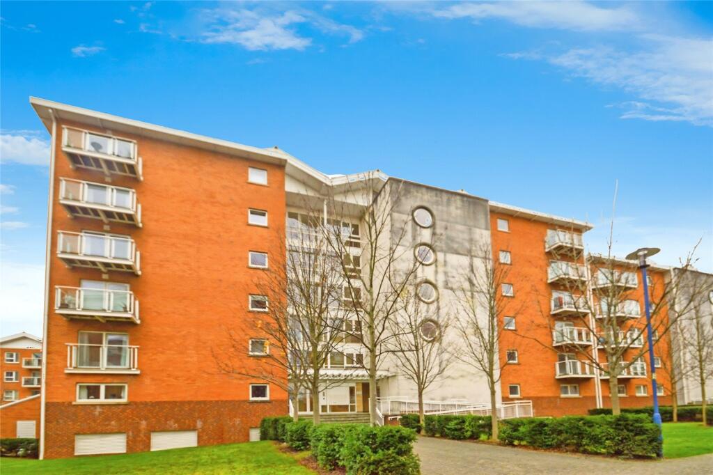 2-bed apartment on Geneva House, Penstone Court, Cardiff Bay, £250,000